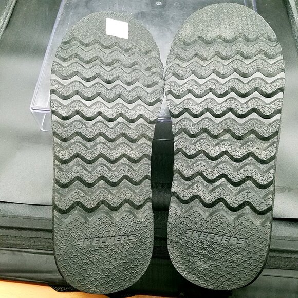 ? Skechers Men’s House Shoes – Size 9 - Memory Foam Slip-On Slippers –Pre-Owned main image 12